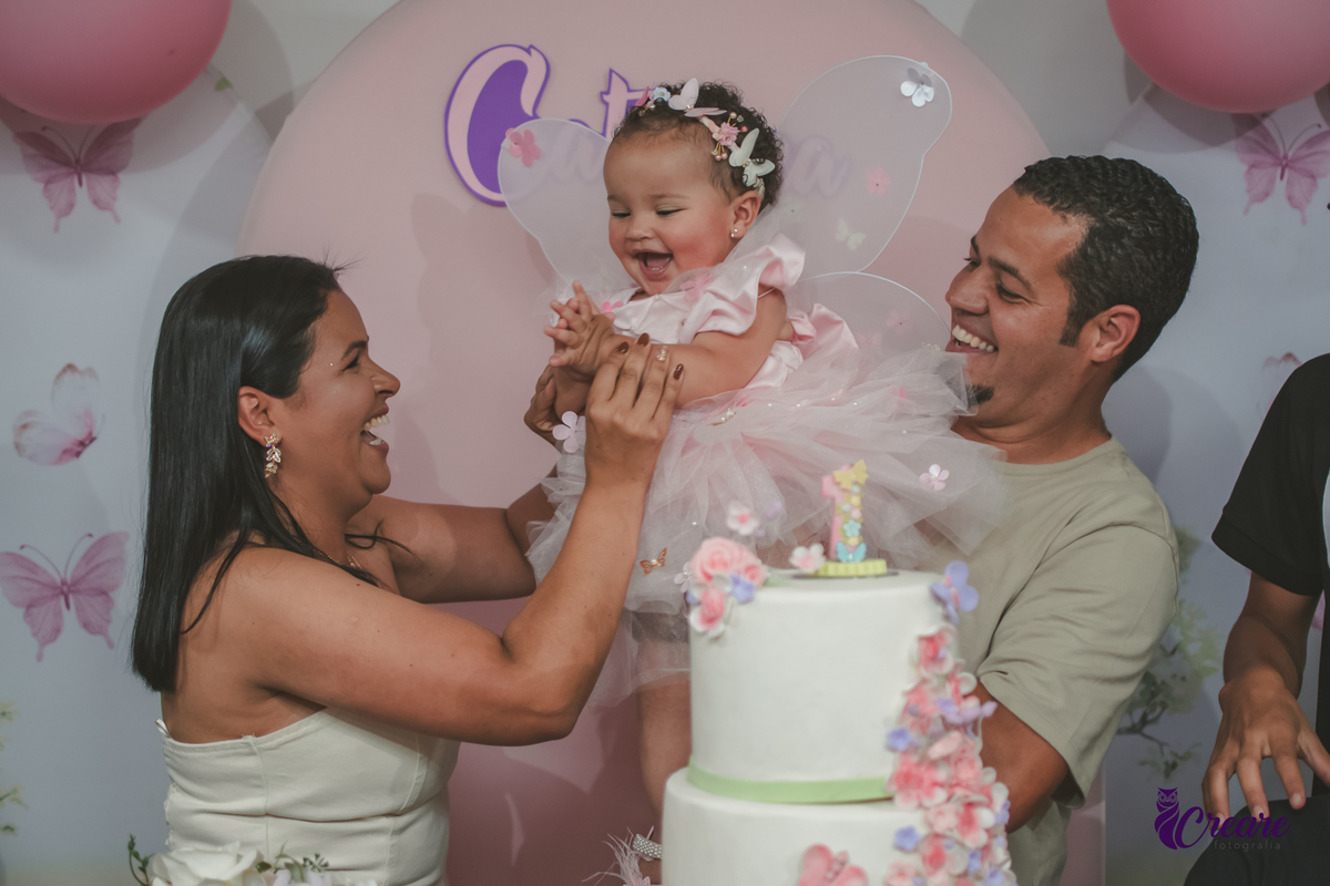 fotografia de aniversário de 1 aninho, festa com tema borboleta, aniversário de bebê de 1 ano, fotógrafo em Santo André.