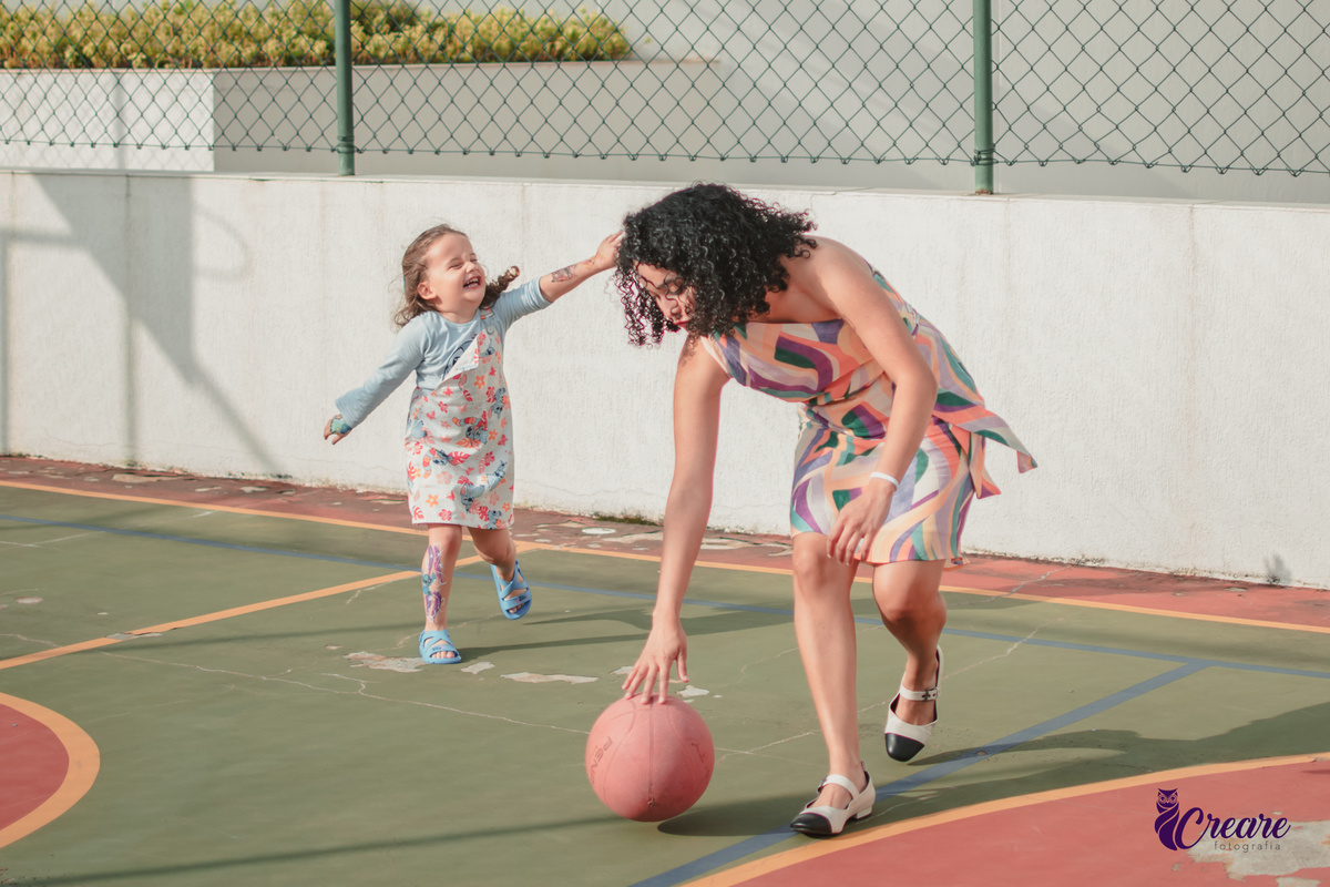 fotografia de aniversário infantil, festa de 5 anos de menina com tema Lillo e Stitch. Festa de aniversário em casa, fotógrafo em Santo André.