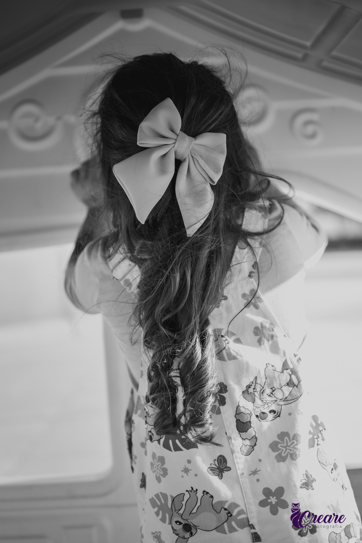 fotografia de aniversário infantil, festa de 5 anos de menina com tema Lillo e Stitch. Festa de aniversário em casa, fotógrafo em Santo André.