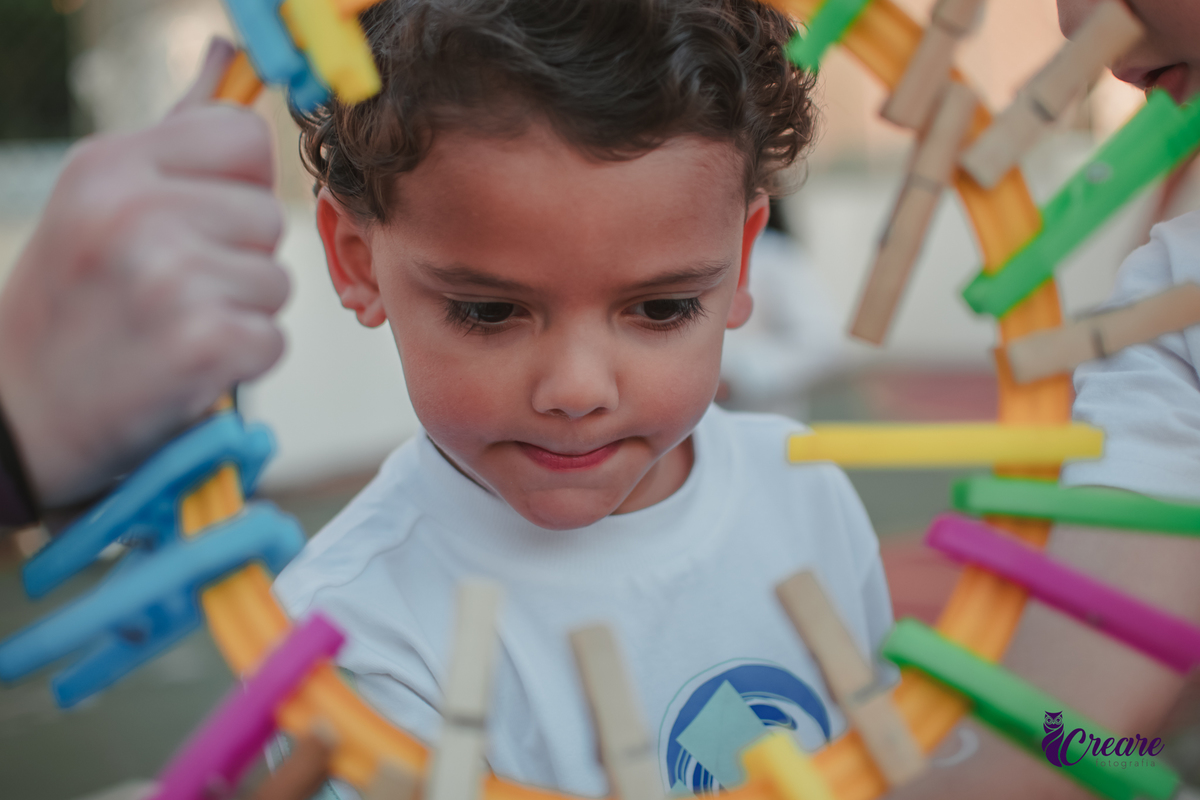 fotografia de aniversário infantil, festa de 5 anos de menina com tema Lillo e Stitch. Festa de aniversário em casa, fotógrafo em Santo André.