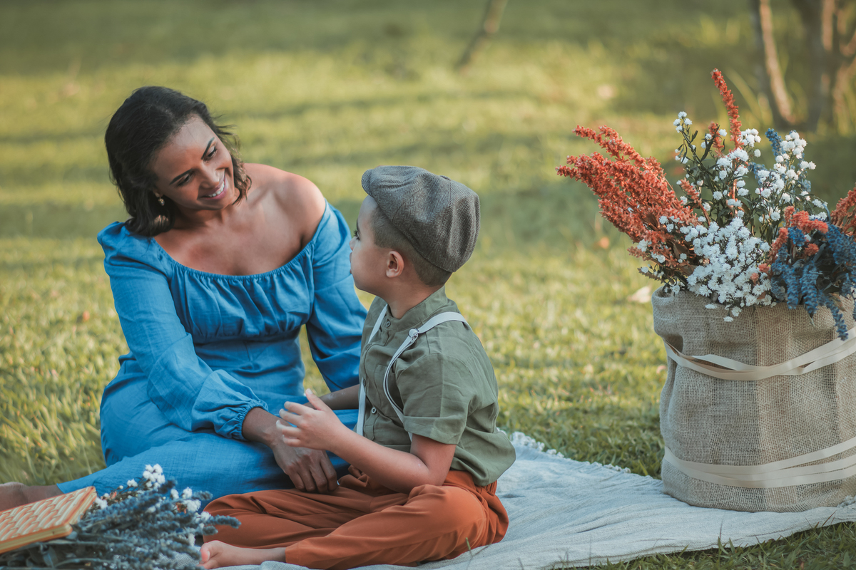 Ensaio fotográfico de dia das mães, fotografia artística. fotógrafo de crianças em São Paulo, ensaio fotográfico externo. 