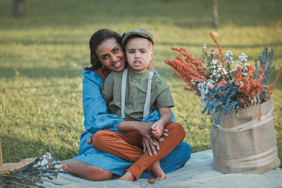 Ensaio fotográfico de dia das mães, fotografia artística. fotógrafo de crianças em São Paulo, ensaio fotográfico externo. 
