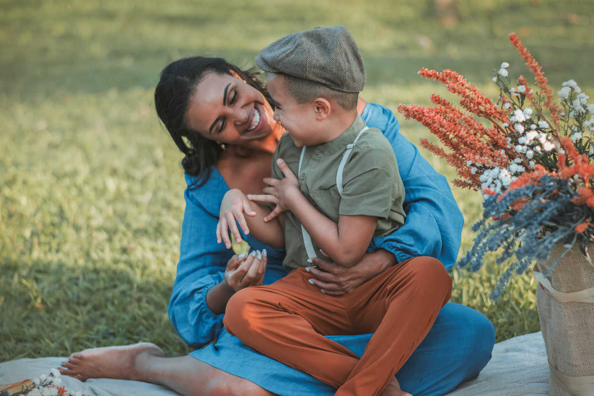 Ensaio fotográfico de dia das mães, fotografia artística. fotógrafo de crianças em São Paulo, ensaio fotográfico externo. 