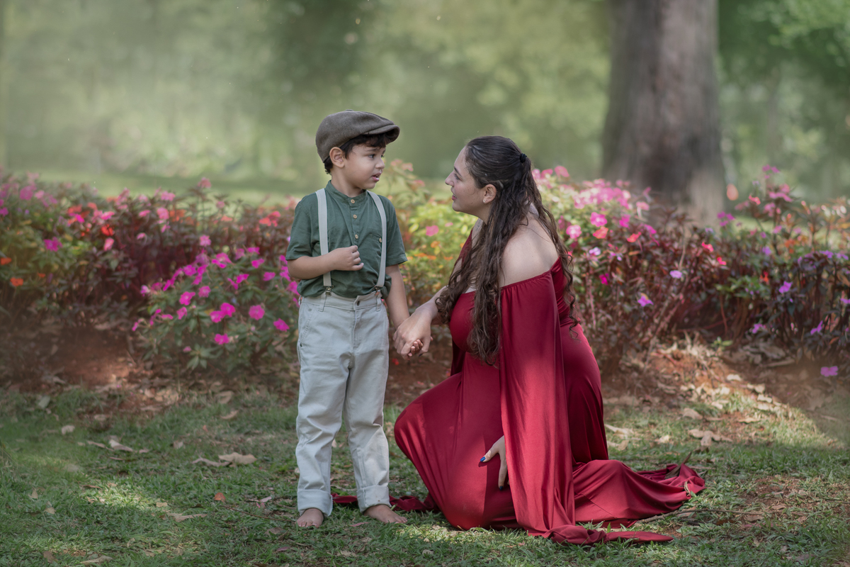 Ensaio fotográfico mãe e filho, ensaio cottagecore, fotografoa artística no Parque Chácara Silvestre em Sâo Bernardo do Campo. Ensaio fotográfico cottagecore.