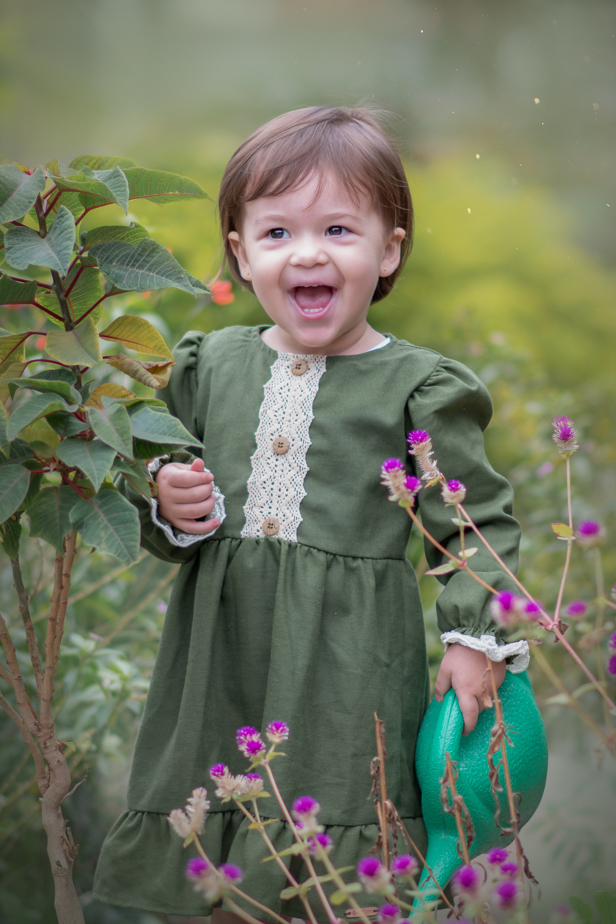 Ensaio fotográfico artístico com estilo vintage, cottagecore. ENsaio infantil realizado no Parque Central de Santo André.
