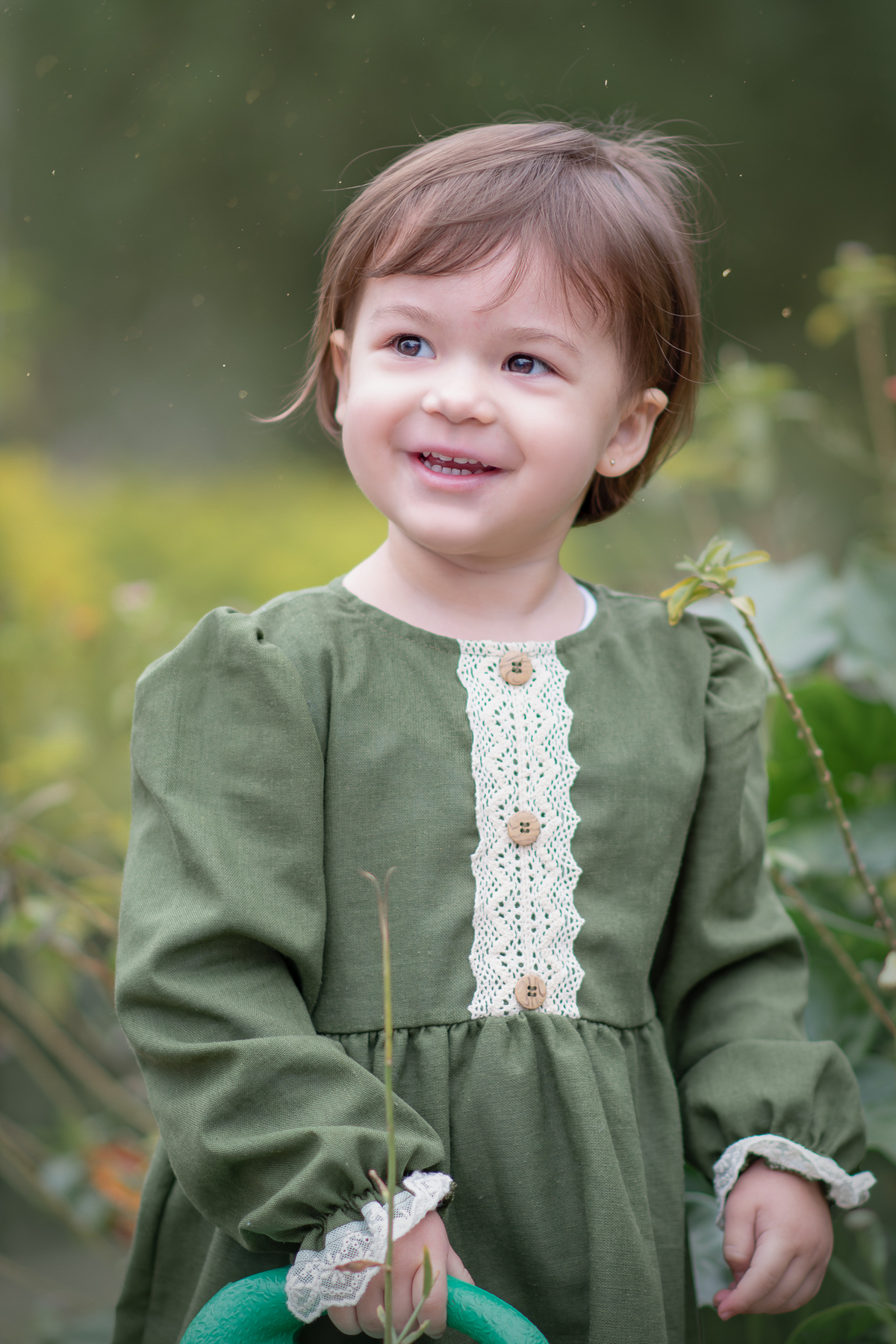 Ensaio fotográfico artístico com estilo vintage, cottagecore. ENsaio infantil realizado no Parque Central de Santo André.