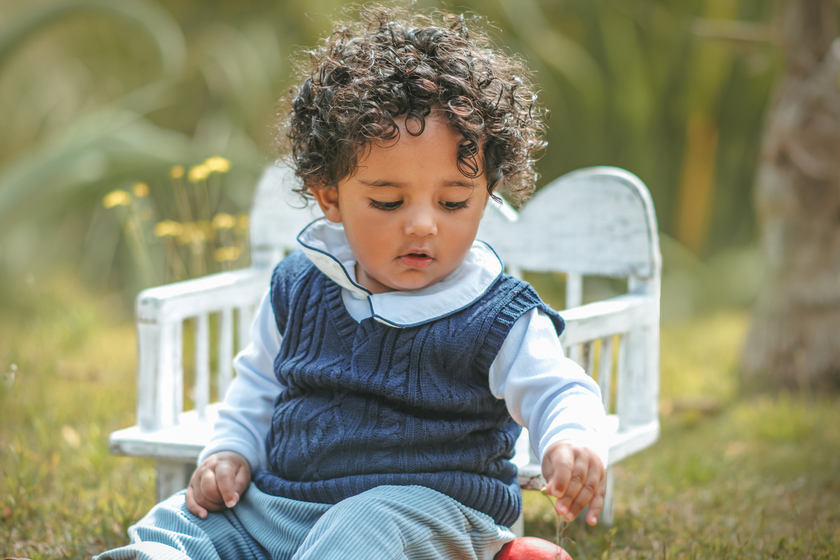 fotografia de ensaio de 1 ano, ensaio fotográfico de um aninho, cottagecore, fotografia artística, fotógrafo de ensaio de 1 ano em Santo André, fotógrafo em Mauá. Ensaio de 1 ano Smash the cake.