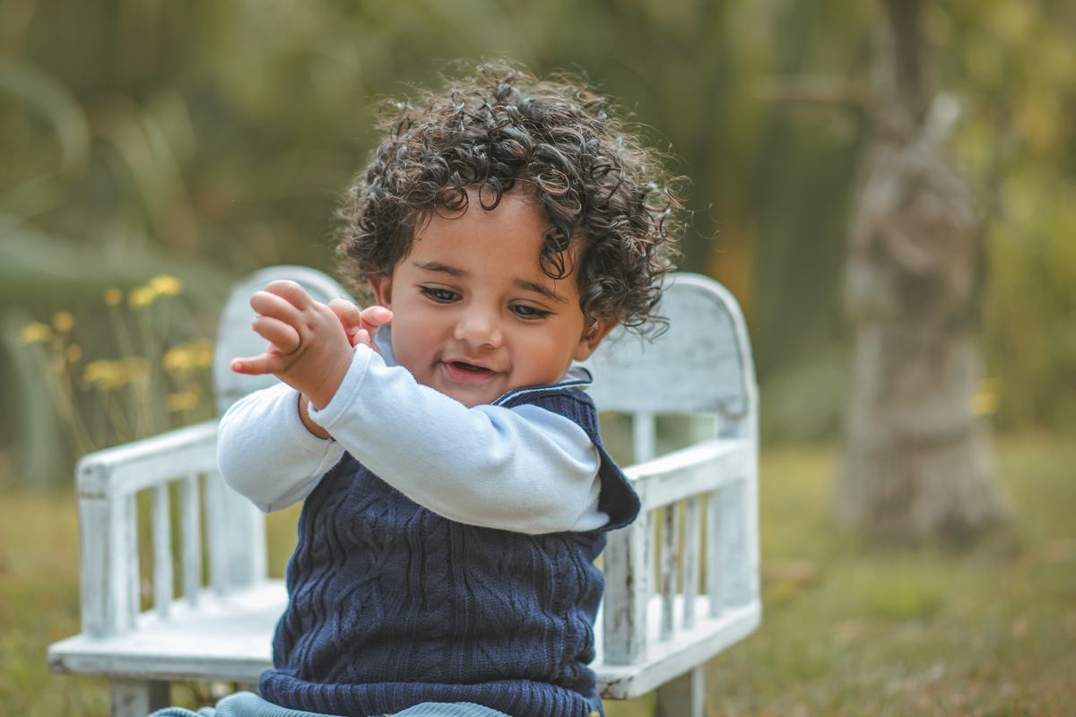 fotografia de ensaio de 1 ano, ensaio fotográfico de um aninho, cottagecore, fotografia artística, fotógrafo de ensaio de 1 ano em Santo André, fotógrafo em Mauá. Ensaio de 1 ano Smash the cake.