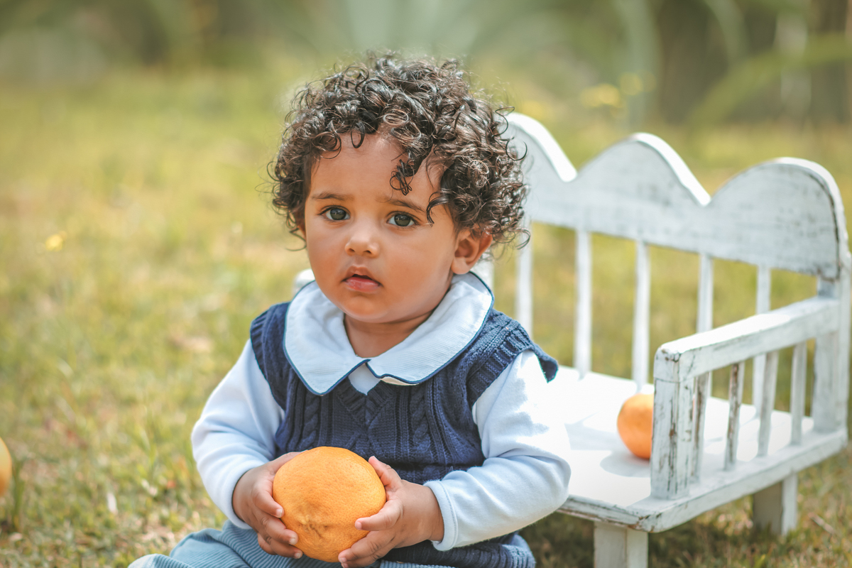 fotografia de ensaio de 1 ano, ensaio fotográfico de um aninho, cottagecore, fotografia artística, fotógrafo de ensaio de 1 ano em Santo André, fotógrafo em Mauá. Ensaio de 1 ano Smash the cake.