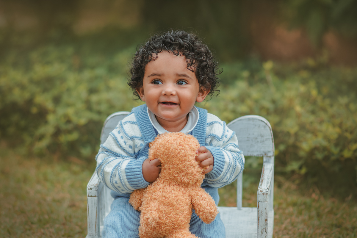 fotografia de ensaio de 1 ano, ensaio fotográfico de um aninho, cottagecore, fotografia artística, fotógrafo de ensaio de 1 ano em Santo André, fotógrafo em Mauá. Fotografia de 1 ano Smash the cake.