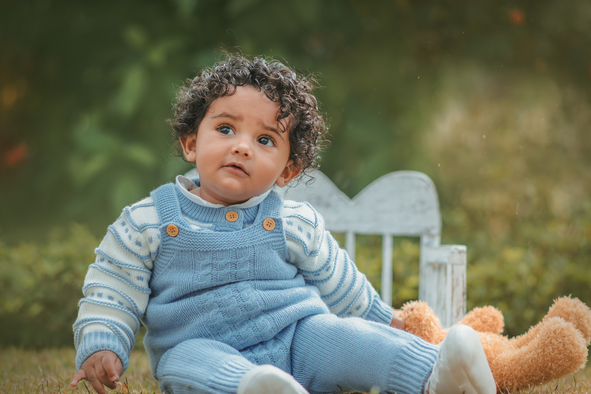 fotografia de ensaio de 1 ano, ensaio fotográfico de um aninho, cottagecore, fotografia artística, fotógrafo de ensaio de 1 ano em Santo André, fotógrafo em Mauá. Fotografia de 1 ano Smash the cake.