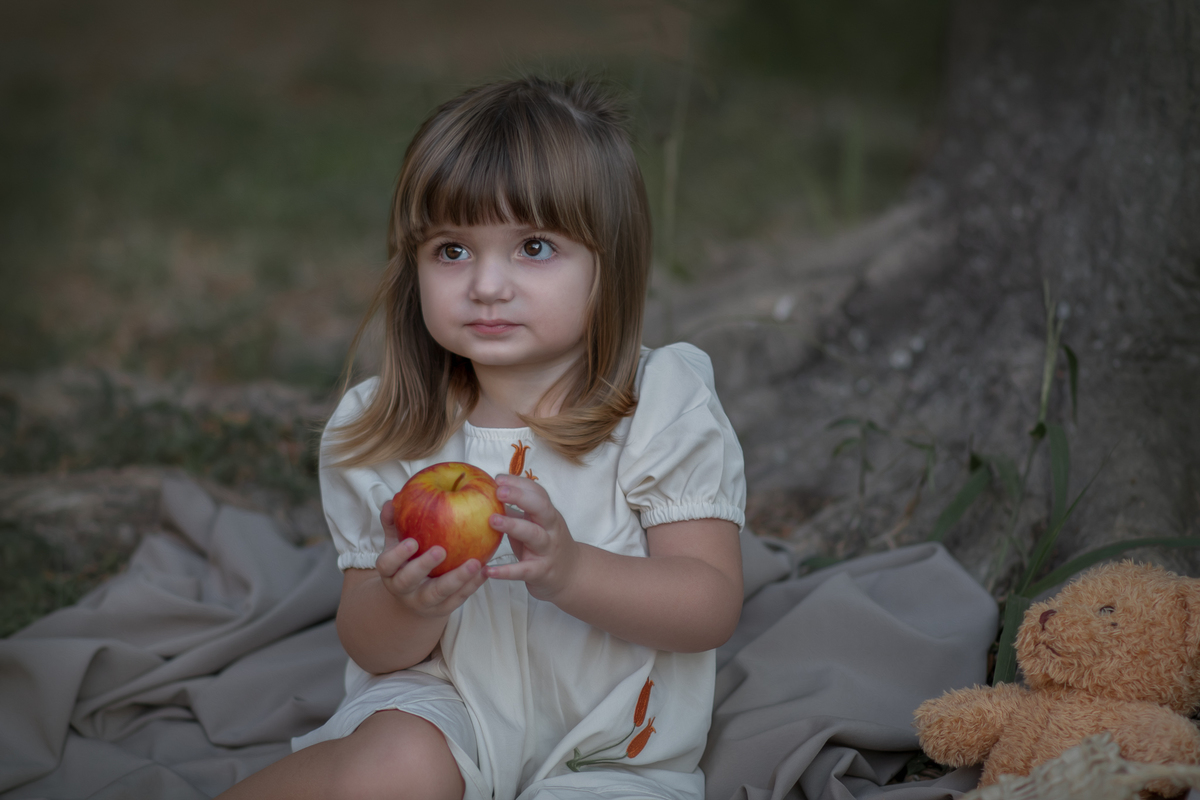 ensaio fotográfico infanti, ensaio artístico, fotografia de criança, fotos infantil, fotografo, ensaio externo, parque central de santo andré, fotógrafo, ensaio externo, ensaio fotográfico, fotografia infantil artística. Cottagecore