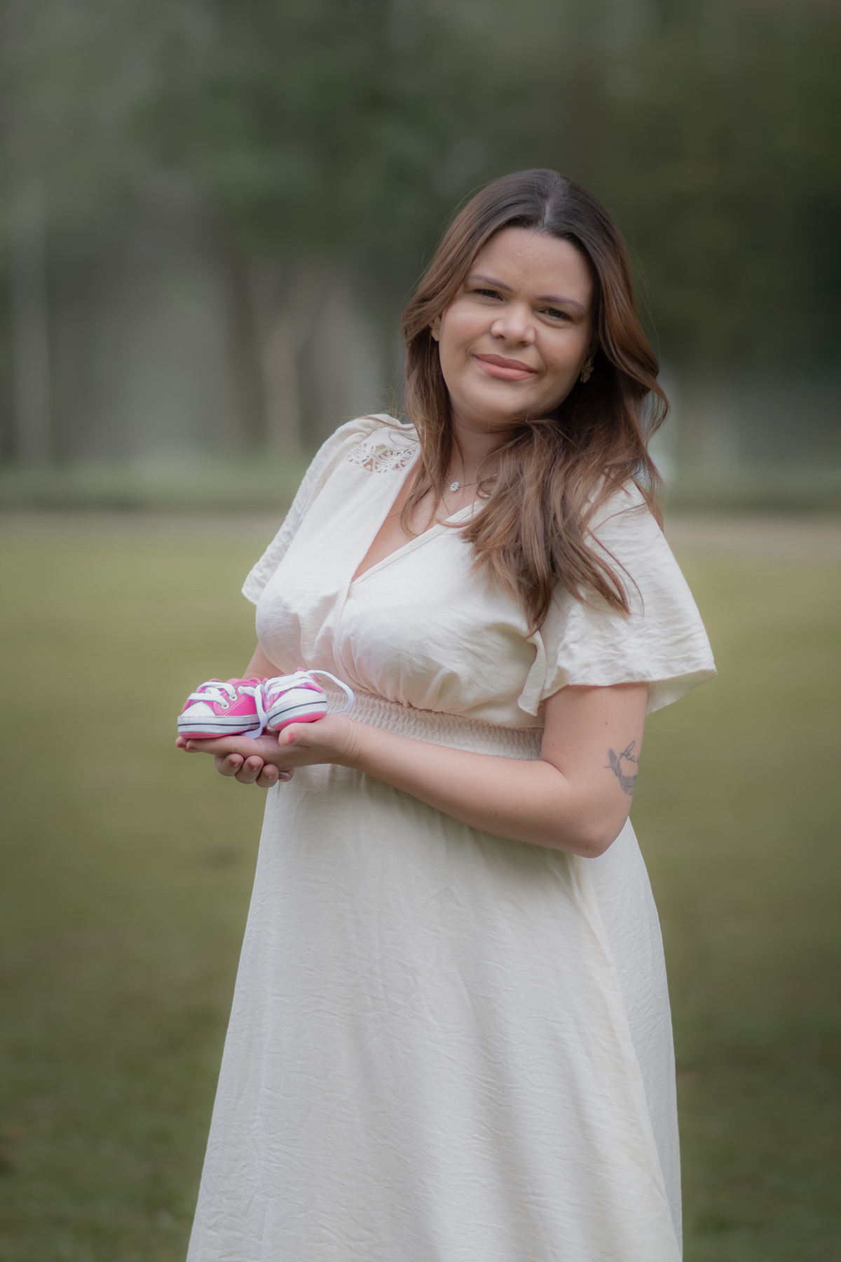 Ensaio fotográfico de gestante, fotografia artística, ensaio externo Cottagecore realizado no Parque chácara silvestre.