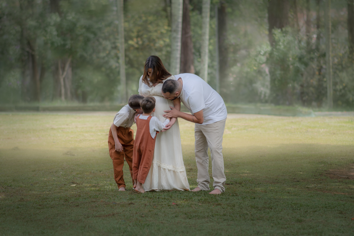 Ensaio fotográfico de gestante, fotografia artística, ensaio externo Cottagecore realizado no Parque chácara silvestre.