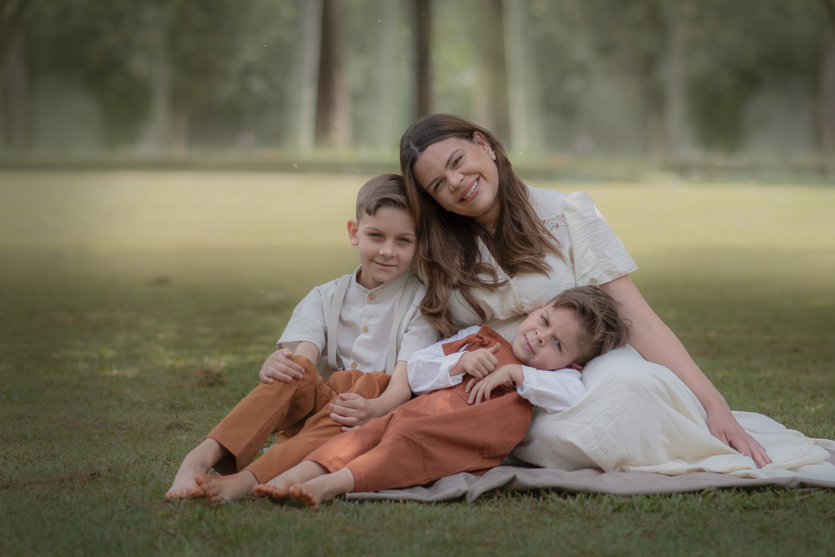 Ensaio fotográfico de gestante, fotografia artística, ensaio externo Cottagecore realizado no Parque chácara silvestre.