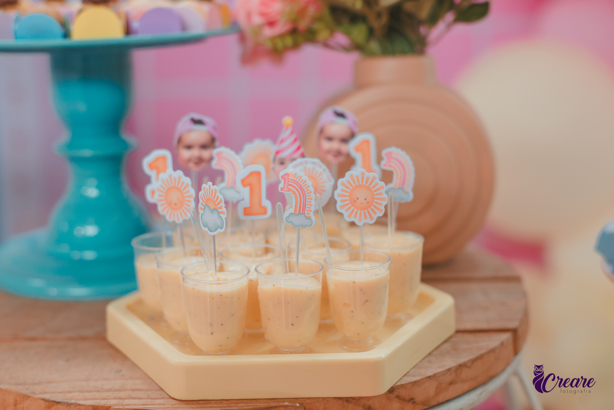 docinhos de festa personalizado com tema primeira volta ao sol, 1 aninho e a foto do bebê.