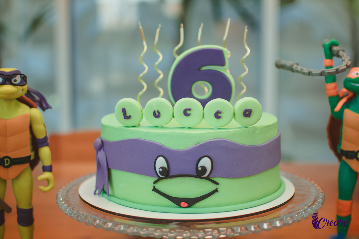 Bolo tematico de aniversário de 6 anos com tema tartaruga ninja.