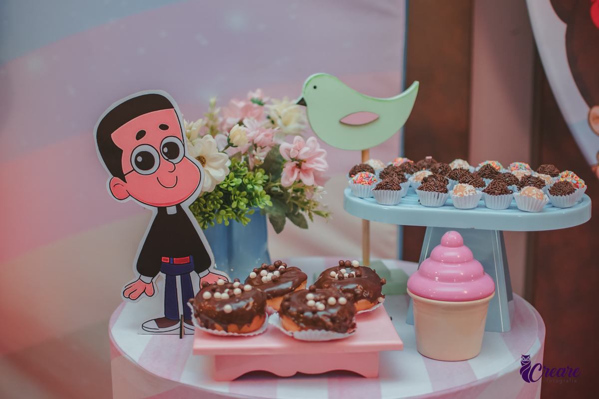 Docinhos de festa de aniversário de  1 ano com tema Turminha do Céu.