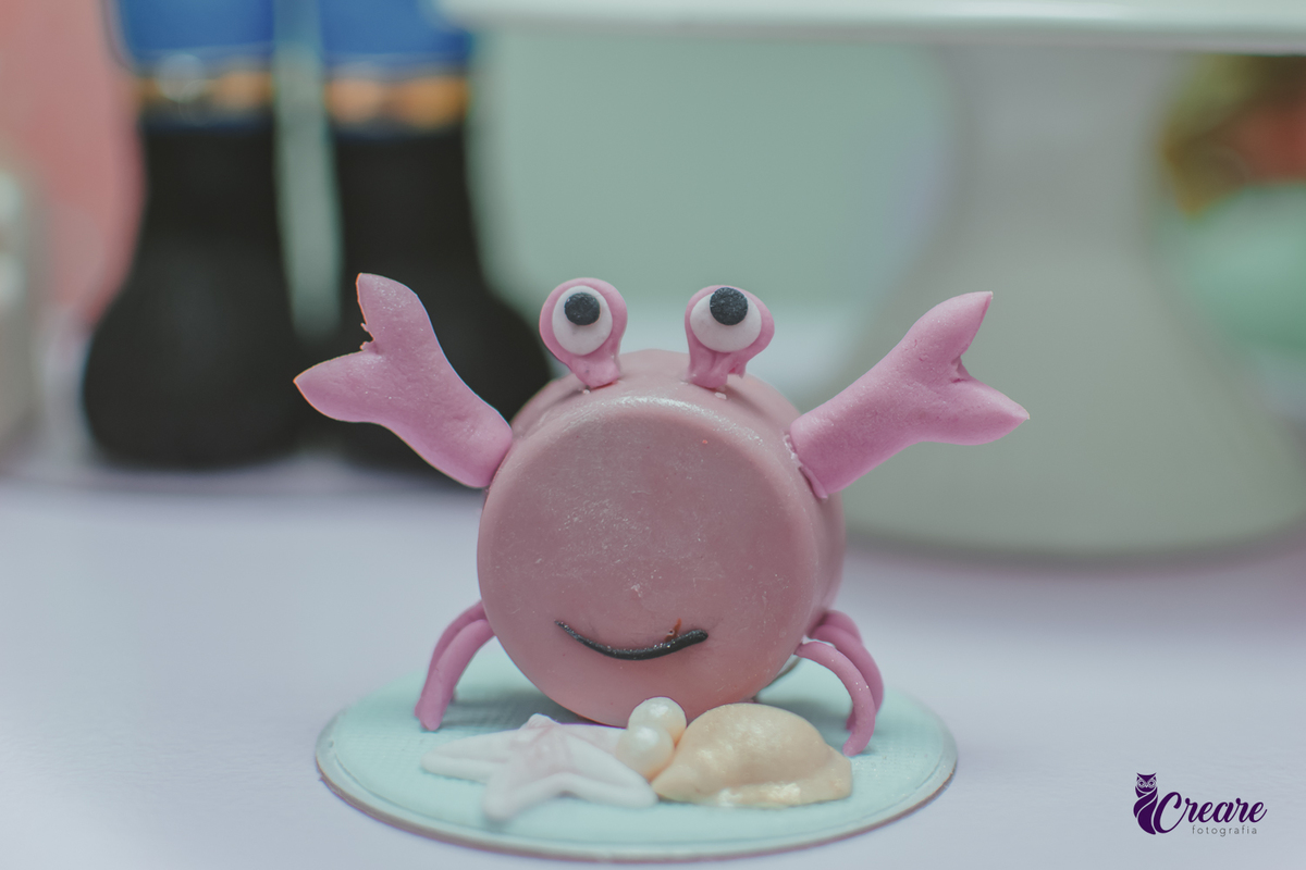 Docinho de festa em formato de caranguejo, para festa de aniversário infantil.