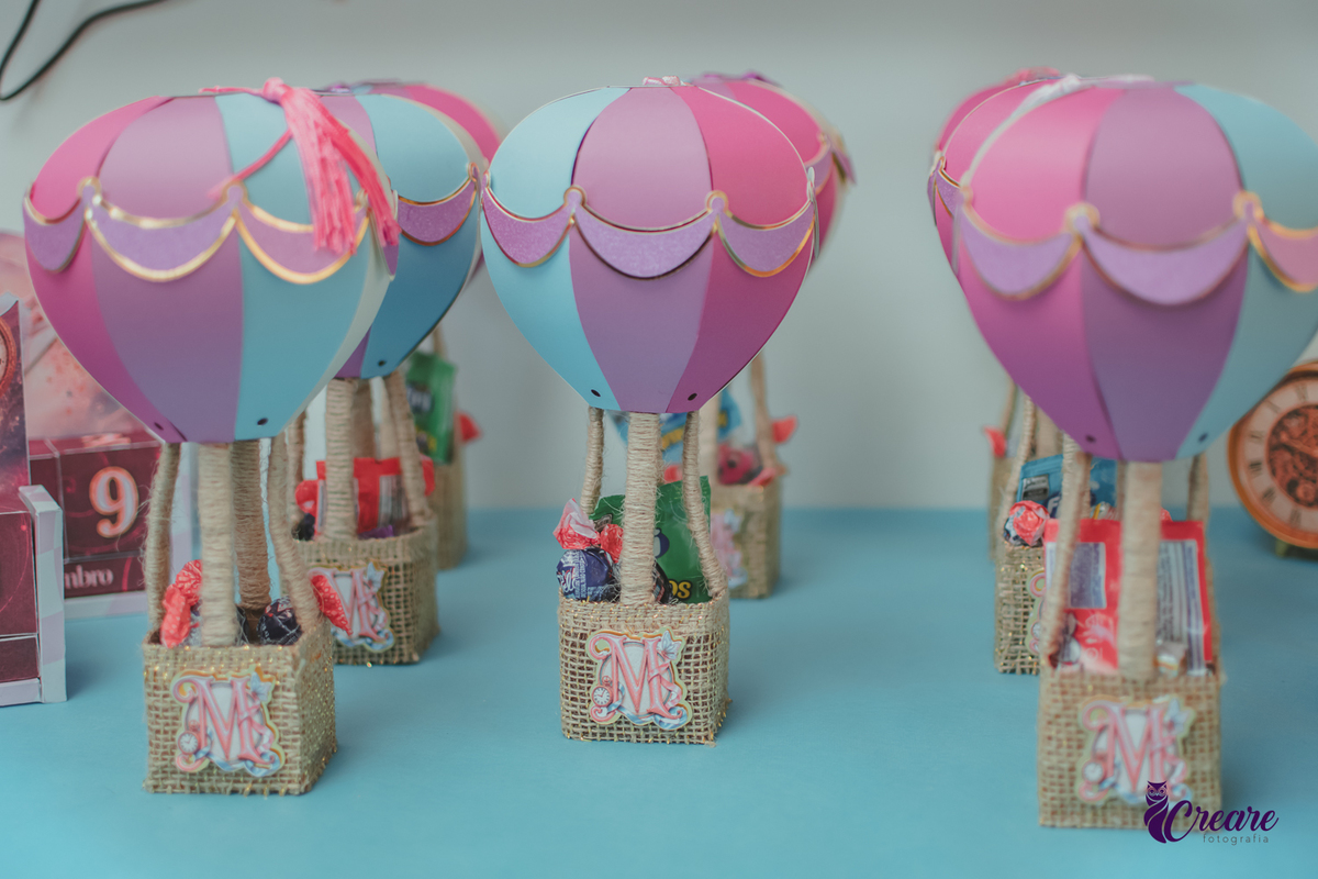 Balões com doces, para lembrancinha de aniversário de 1 ano.