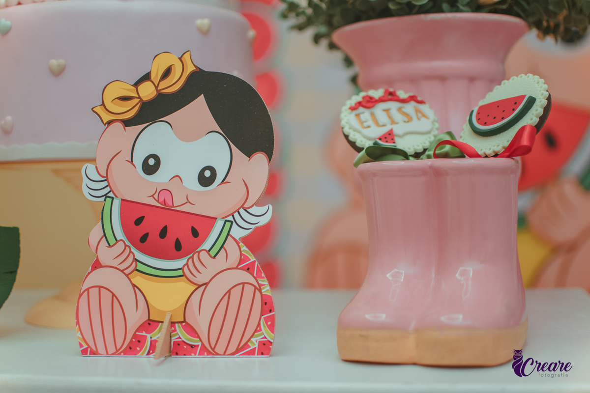 Decoração de aniversário de 1 ano com o tema magali.