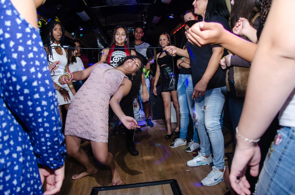 aniversário, debutante, 15 anos, busparty, festa no ônibus, festa, fotografia.