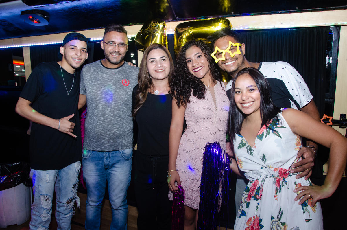 aniversário, debutante, 15 anos, busparty, festa no ônibus, festa, fotografia.