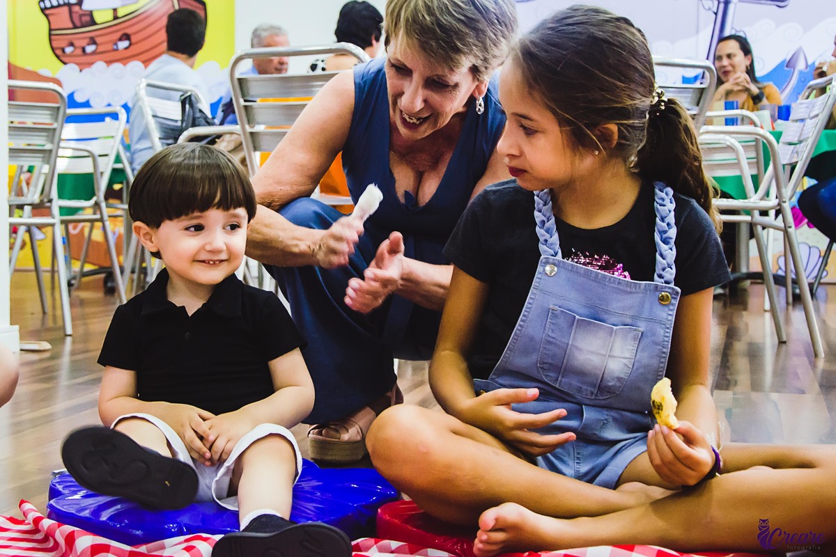 fotografia de aniversário infantil, família reunida e crianças se divertindo, em Santo André, abc Paulista. 