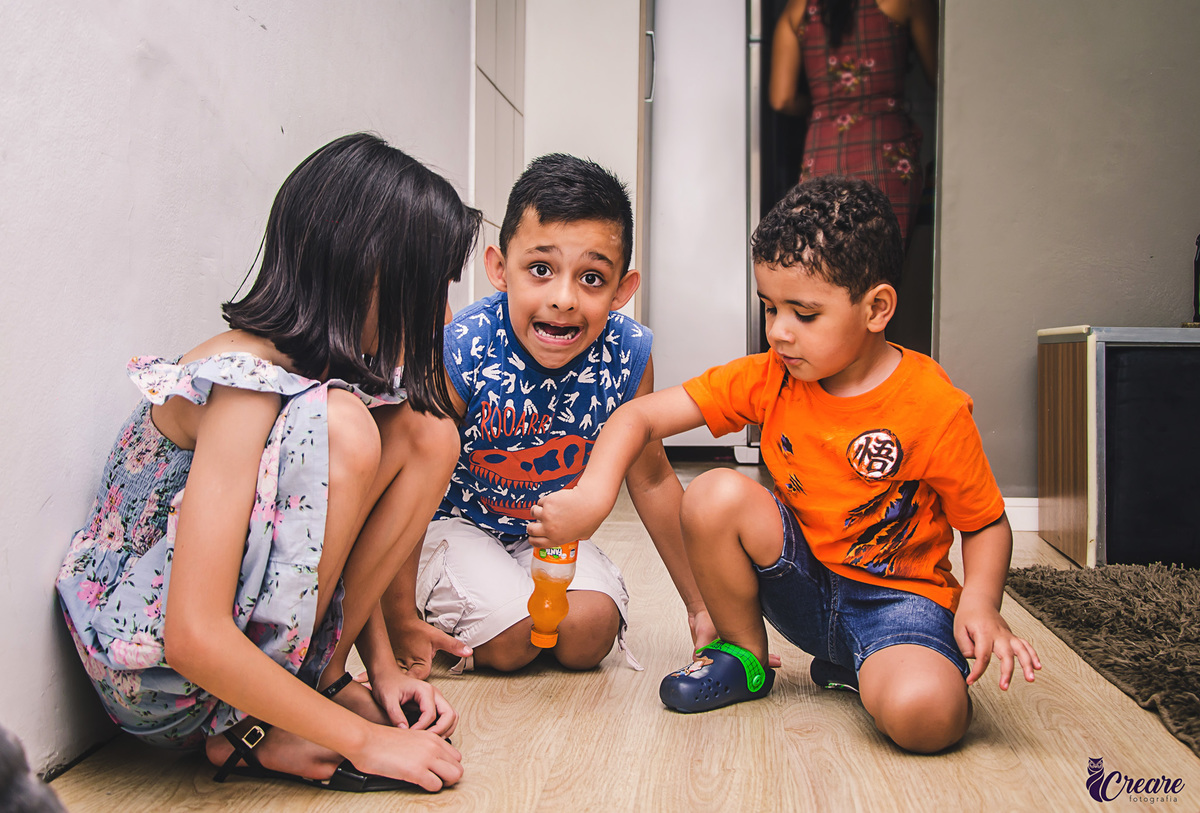 Fotografia de Aniversário infantil em mauá, são paulo, aniversário de três anos, festa animada com mágico e palhaço, fotografia espontânea de aniversário com tema Dragon Ball Z. 