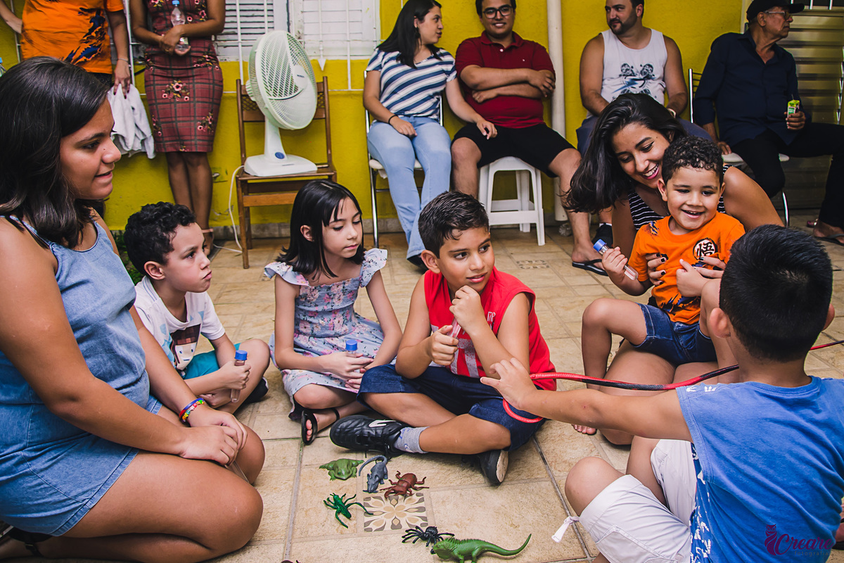 Fotografia de Aniversário infantil em mauá, são paulo, aniversário de três anos, festa animada com mágico e palhaço, fotografia espontânea de aniversário com tema Dragon Ball Z. 