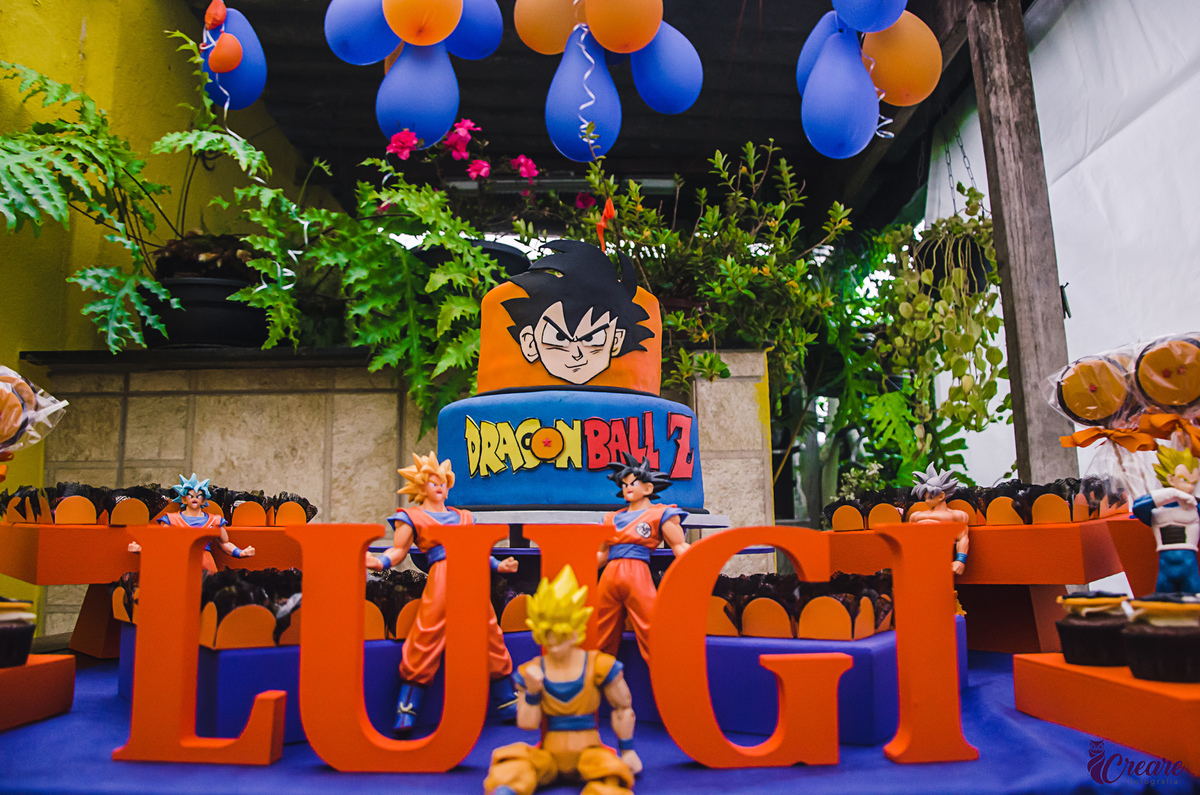 Fotografia de Aniversário infantil em mauá, são paulo, aniversário de três anos, festa animada com mágico e palhaço, fotografia espontânea de aniversário com tema Dragon Ball Z. 