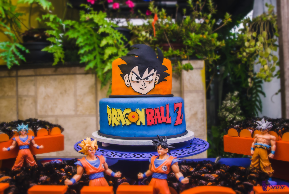 Fotografia de Aniversário infantil em mauá, são paulo, aniversário de três anos, festa animada com mágico e palhaço, fotografia espontânea de aniversário com tema Dragon Ball Z. 
