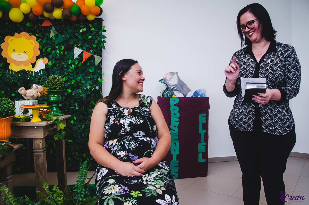 fotografia de chá de fraldas, decoração e eventos. tema safari. fotografia espontânea, de família. gestante. 