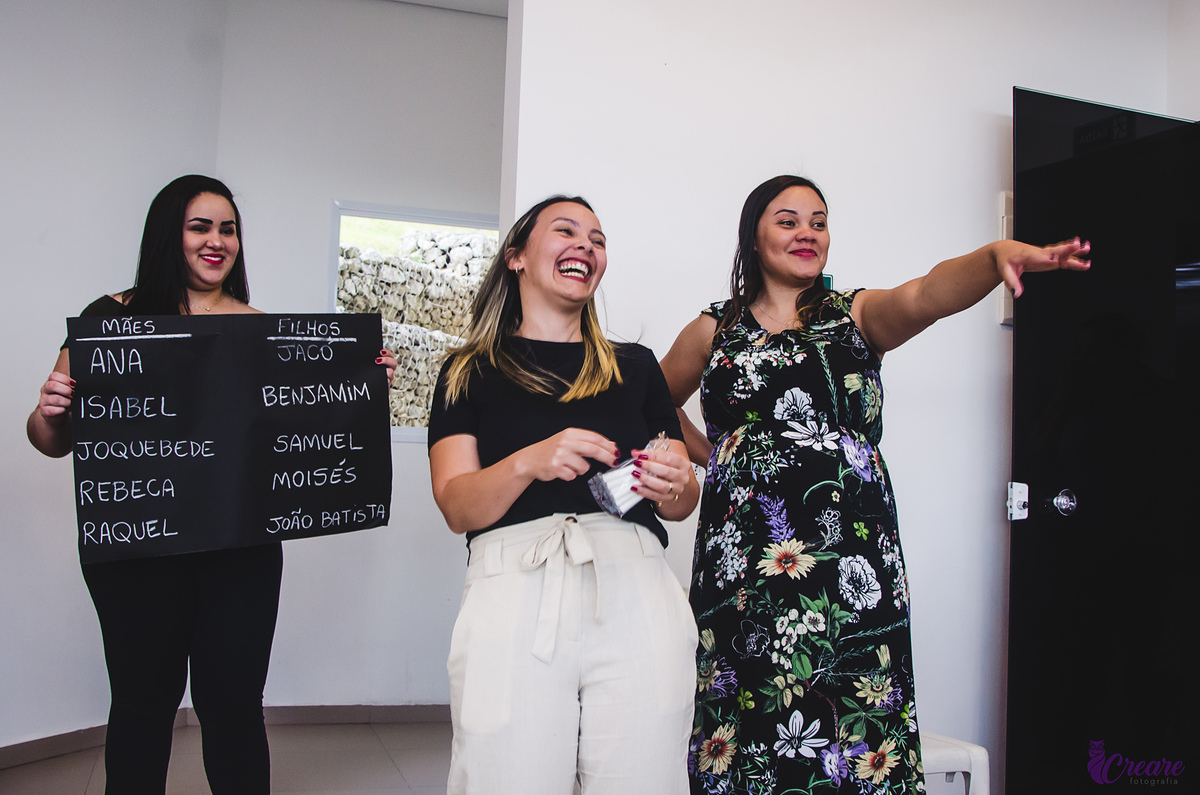 fotografia de chá de fraldas, decoração e eventos. tema safari. fotografia espontânea, de família. gestante. 