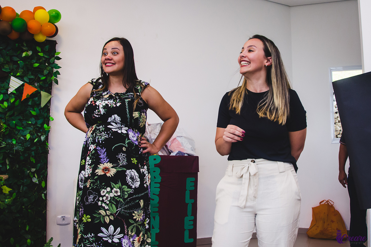 fotografia de chá de fraldas, decoração e eventos. tema safari. fotografia espontânea, de família. gestante. 
