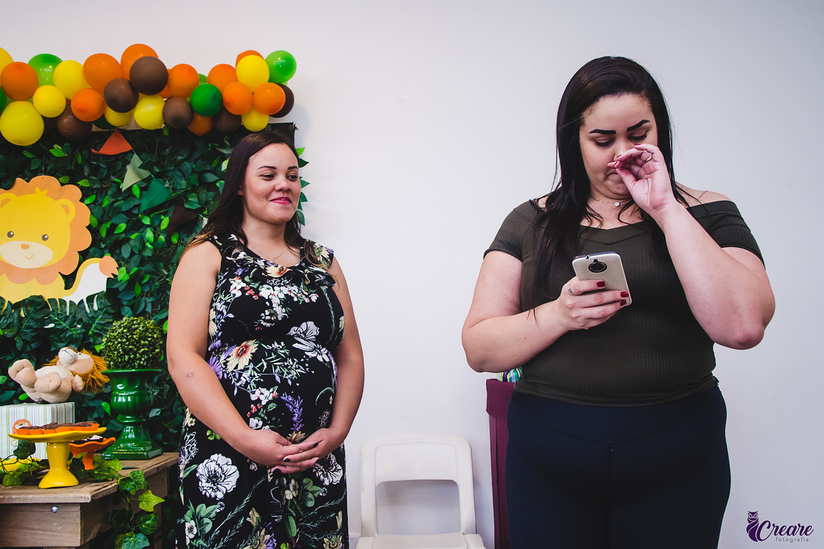 fotografia de chá de fraldas, decoração e eventos. tema safari. fotografia espontânea, de família. gestante. 