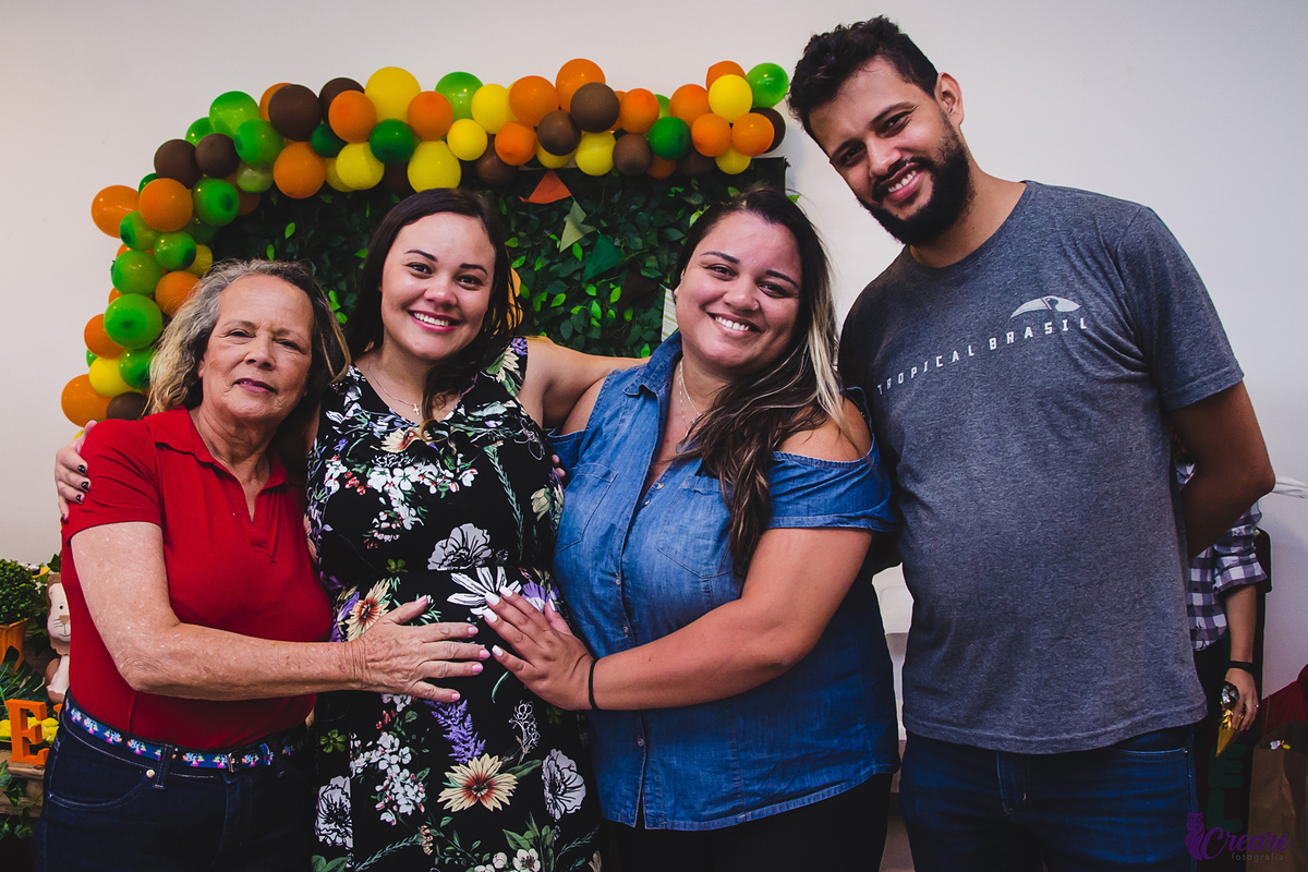 fotografia de chá de fraldas, decoração e eventos. tema safari. fotografia espontânea, de família. gestante. 