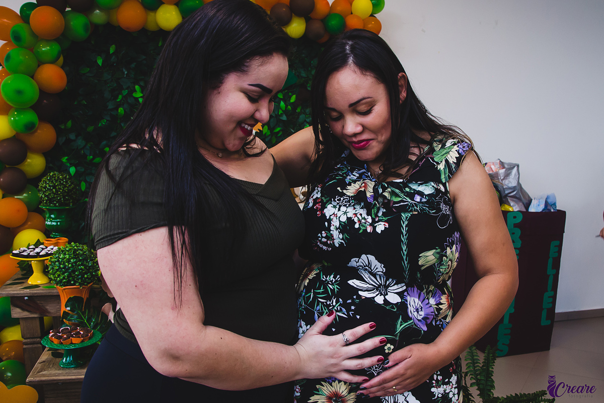 fotografia de chá de fraldas, decoração e eventos. tema safari. fotografia espontânea, de família. gestante. 