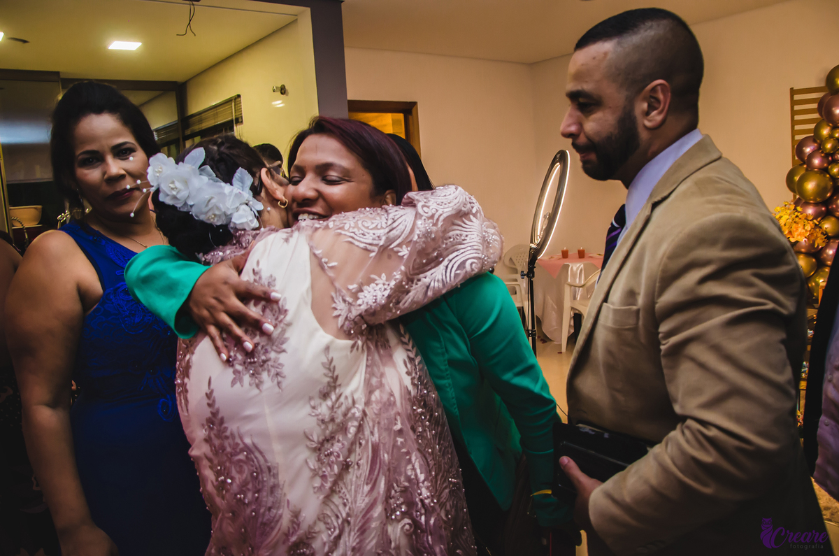 Bodas de níquel, comemoração de 54 anos de casamento de um casal de idosos. fotografia feita com a família. 
