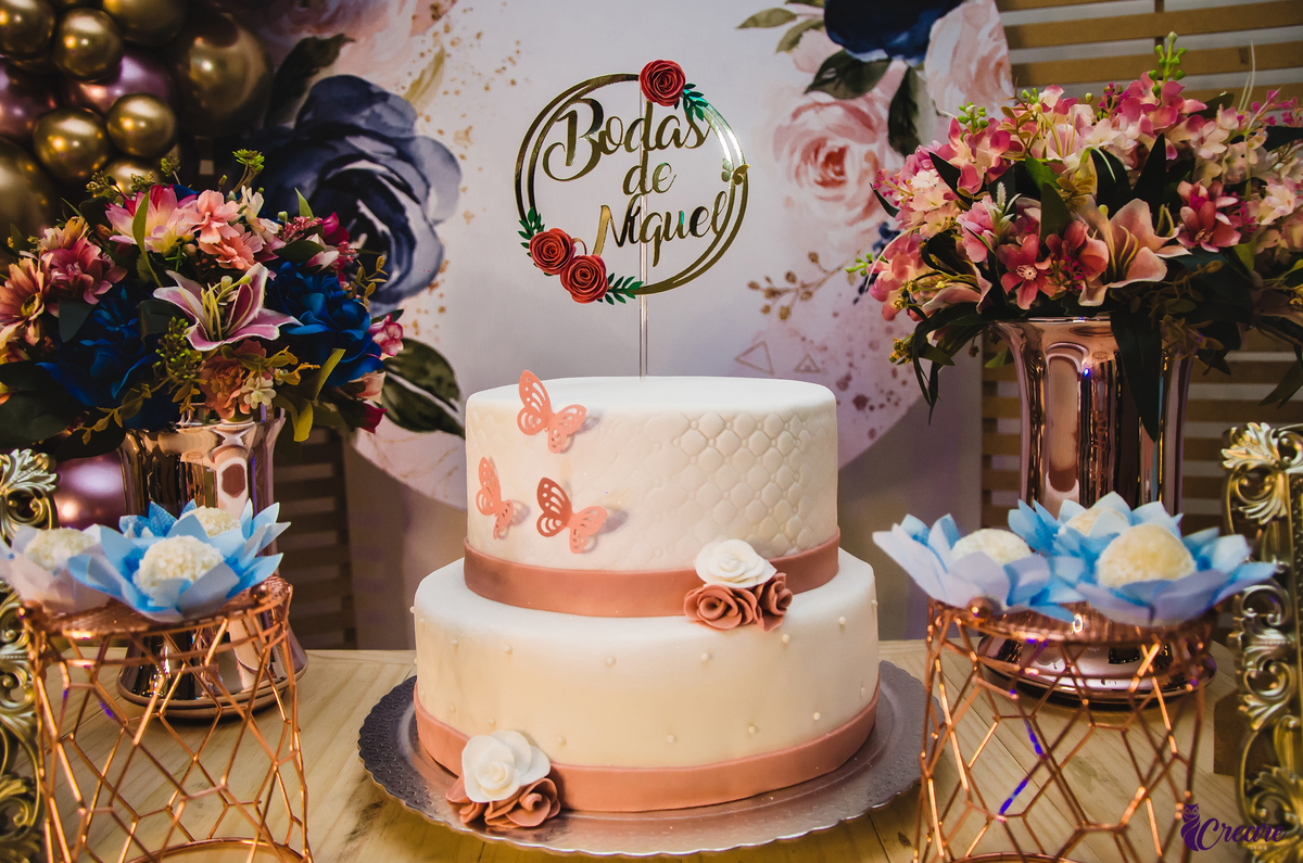 Bodas de níquel, comemoração de 54 anos de casamento de um casal de idosos. fotografia feita com a família. 