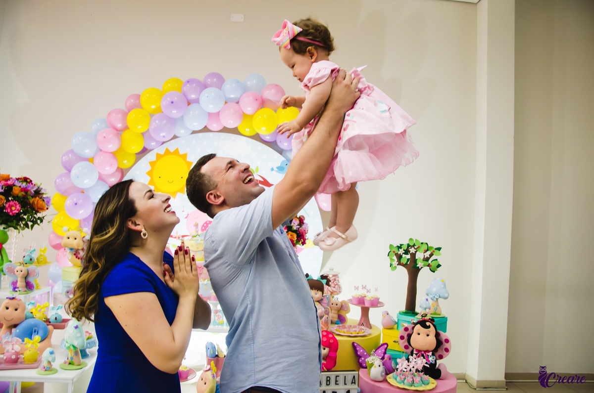 Aniversário infantil, primeiro ano de menina, decoração de borboletas, no buffet Pula Pula em Mauá, ABC Paulista.