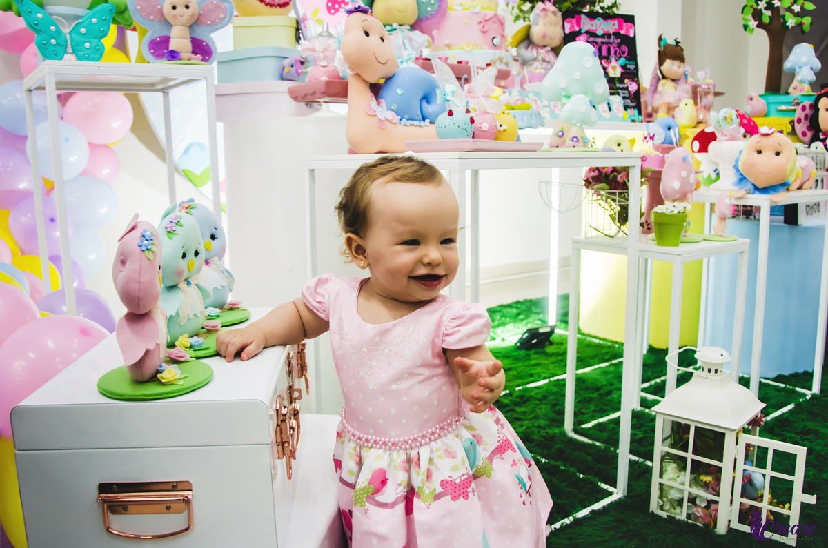 Aniversário infantil, primeiro ano de menina, decoração de borboletas, no buffet Pula Pula em Mauá, ABC Paulista.