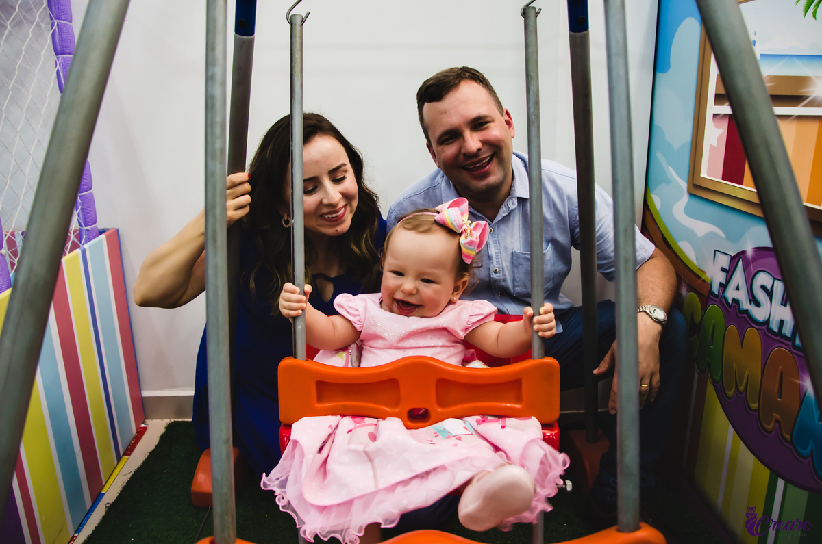 Aniversário infantil, primeiro ano de menina, decoração de borboletas, no buffet Pula Pula em Mauá, ABC Paulista.