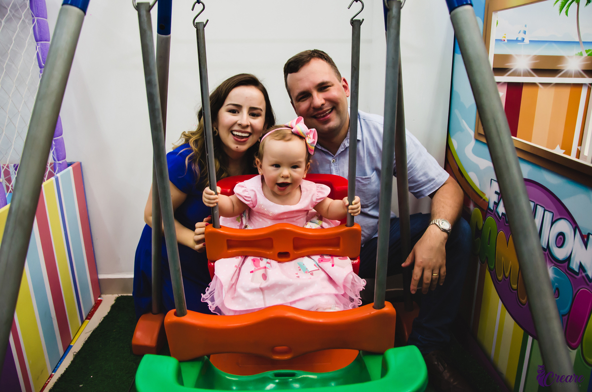 Aniversário infantil, primeiro ano de menina, decoração de borboletas, no buffet Pula Pula em Mauá, ABC Paulista.