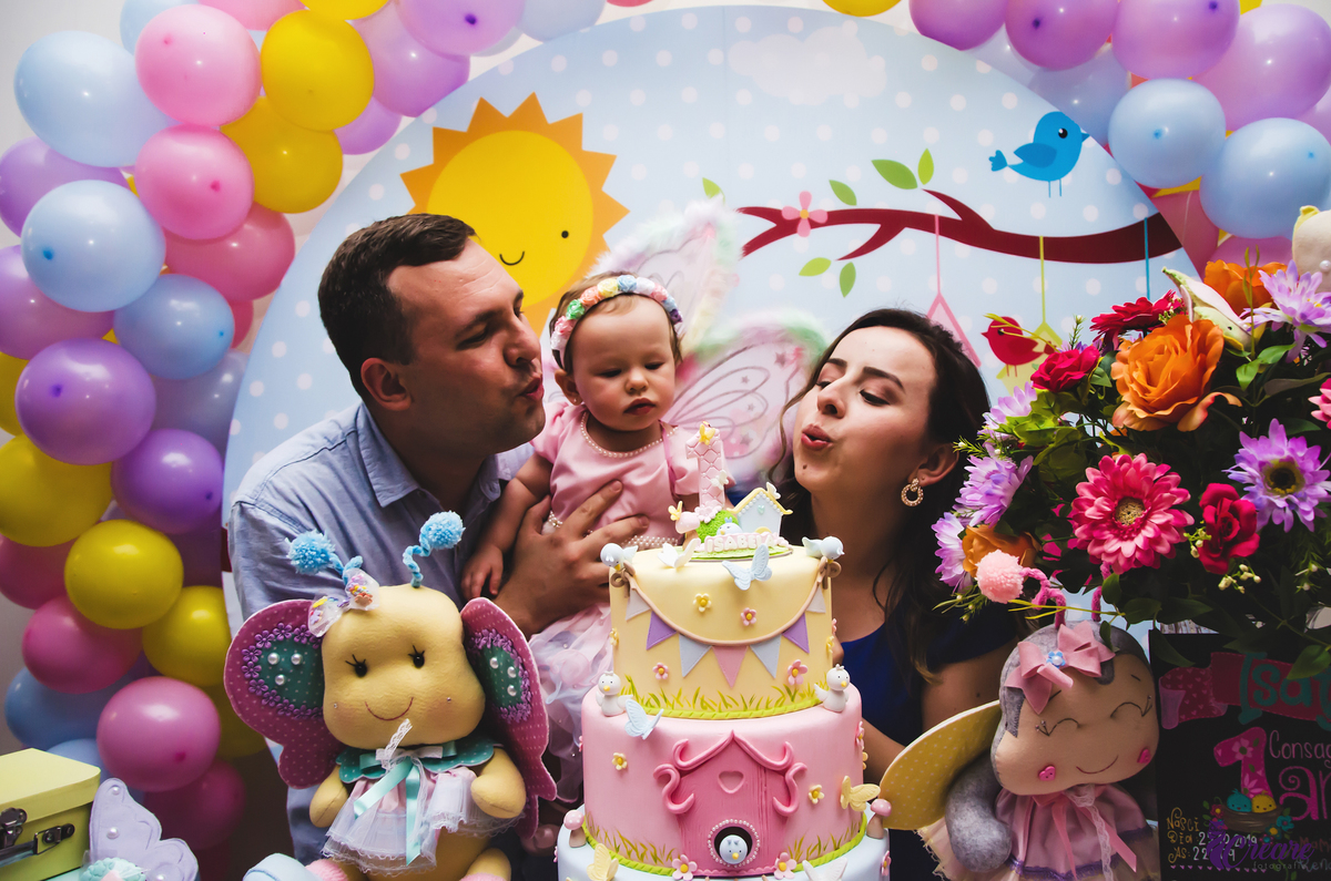 Aniversário infantil, primeiro ano de menina, decoração de borboletas, no buffet Pula Pula em Mauá, ABC Paulista.