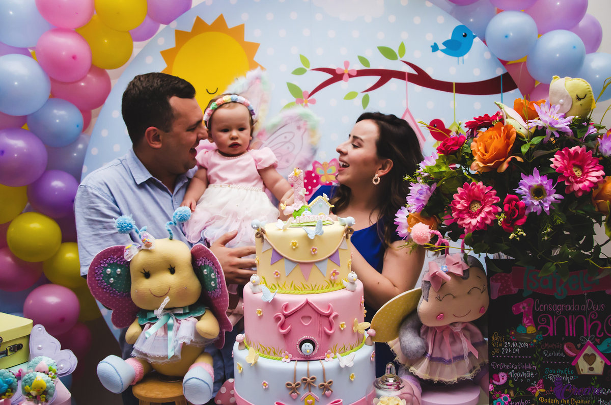 Aniversário infantil, primeiro ano de menina, decoração de borboletas, no buffet Pula Pula em Mauá, ABC Paulista.