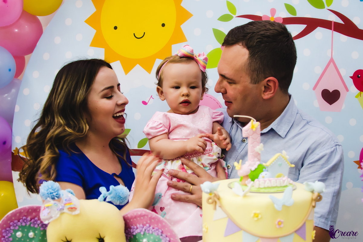 Aniversário infantil, primeiro ano de menina, decoração de borboletas, no buffet Pula Pula em Mauá, ABC Paulista.