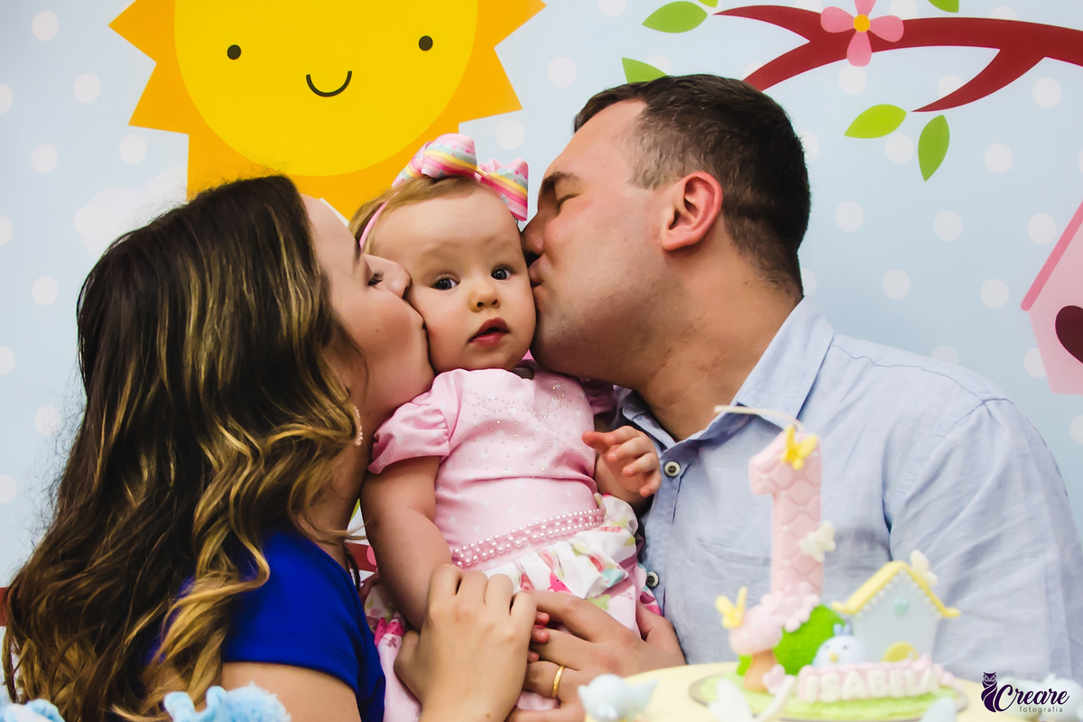 Aniversário infantil, primeiro ano de menina, decoração de borboletas, no buffet Pula Pula em Mauá, ABC Paulista.