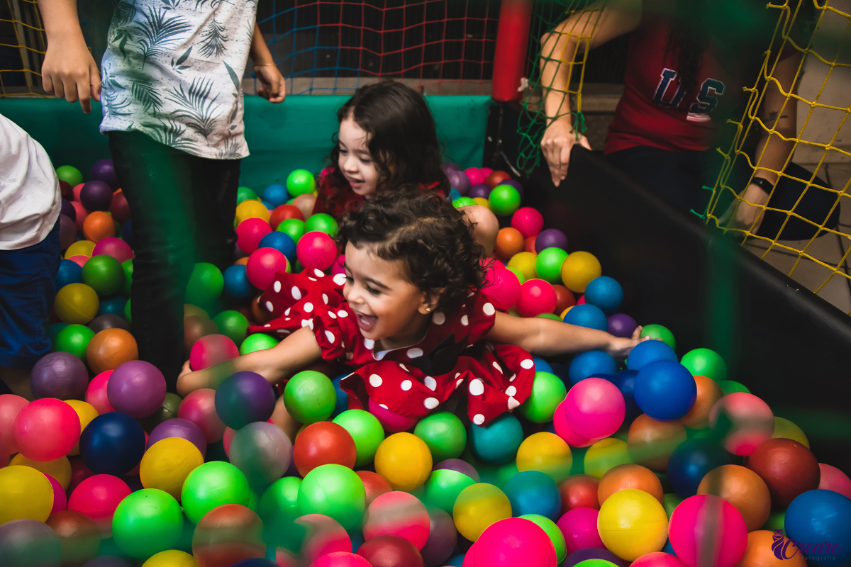 Decoração de festa infantil, aniversário de criança de 1 ano, aniversário infantil. Buffet de festa infantil.