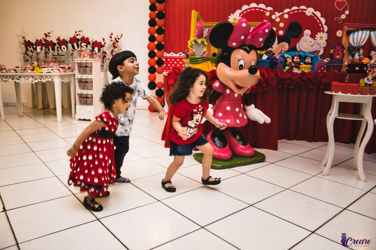 Decoração de festa infantil, aniversário de criança de 1 ano, aniversário infantil. Buffet de festa infantil.